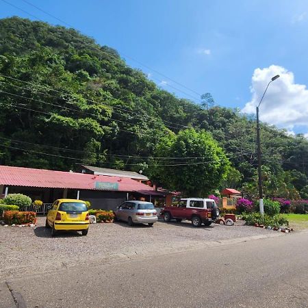 Balneario Chorillano Hotell Villavicencio Exteriör bild