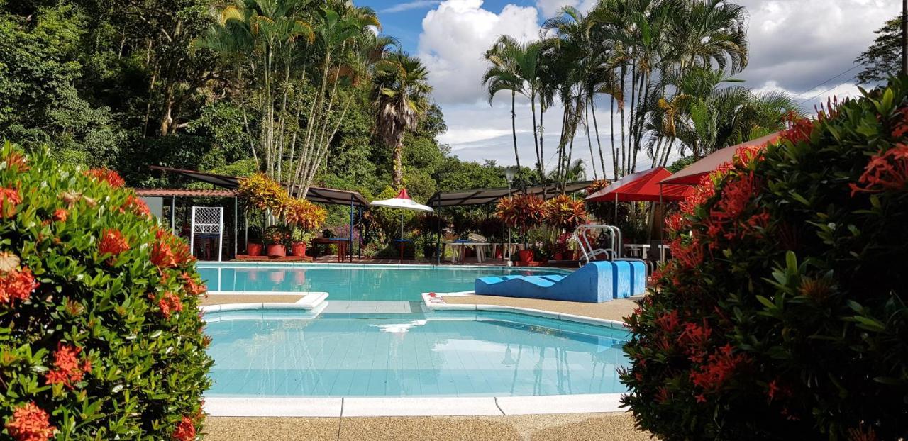 Balneario Chorillano Hotell Villavicencio Exteriör bild