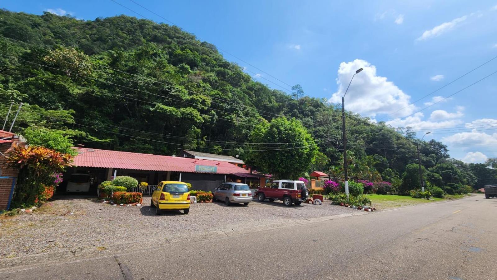 Balneario Chorillano Hotell Villavicencio Exteriör bild